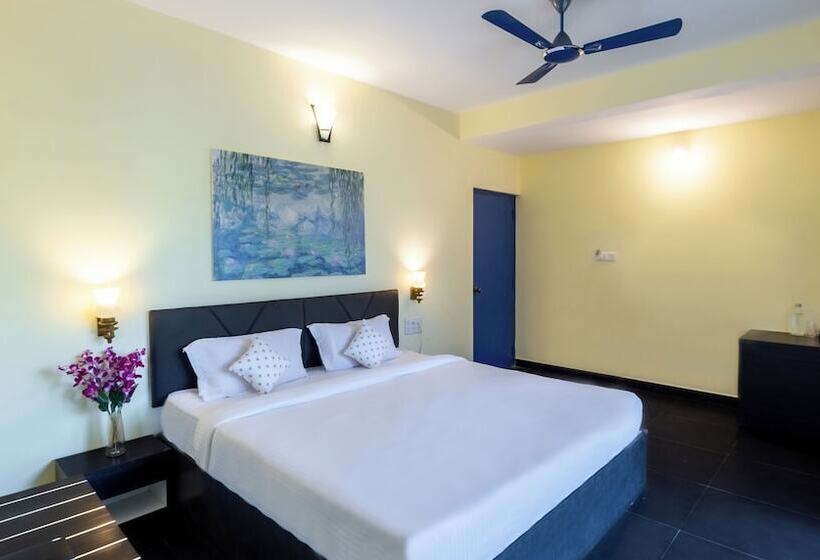 Blue Door Hotel Morjim