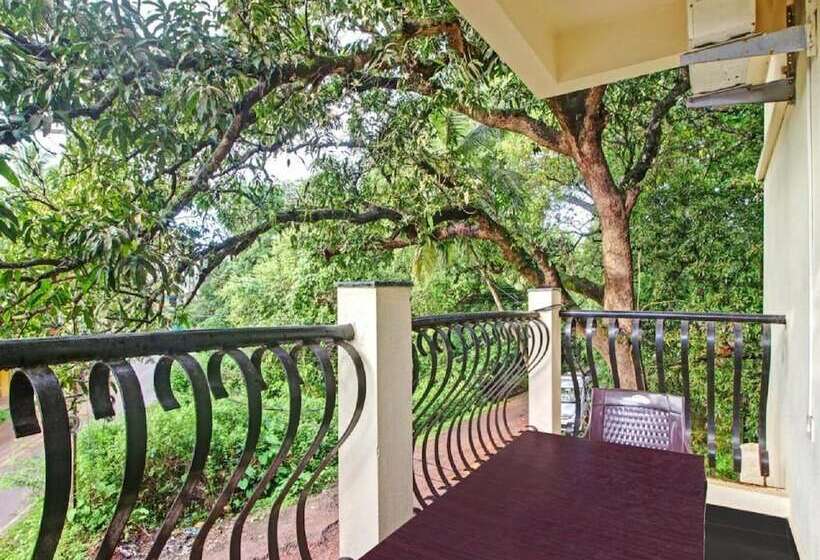 Blue Door Hotel Morjim