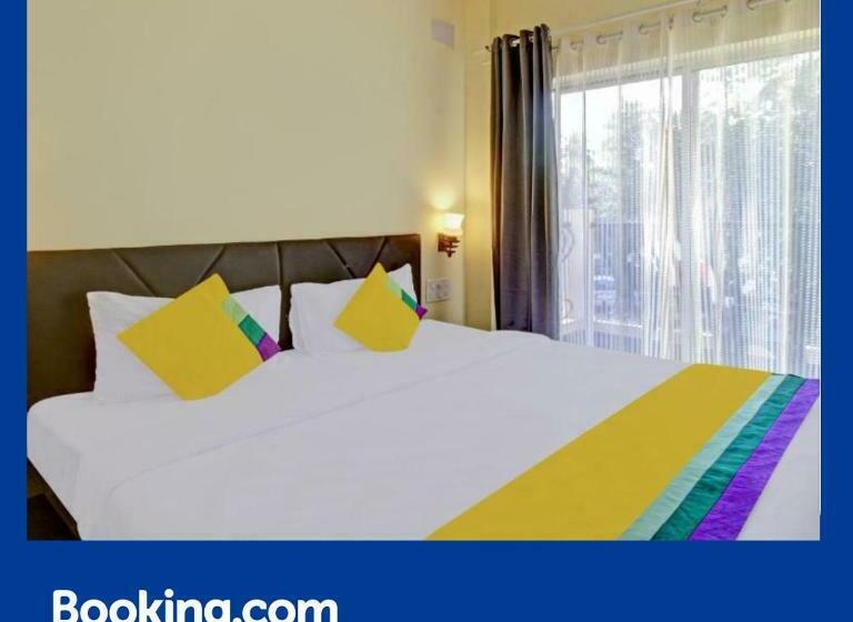 Blue Door Hotel Morjim