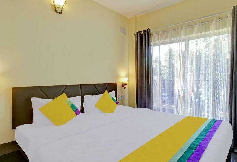 Blue Door Hotel Morjim