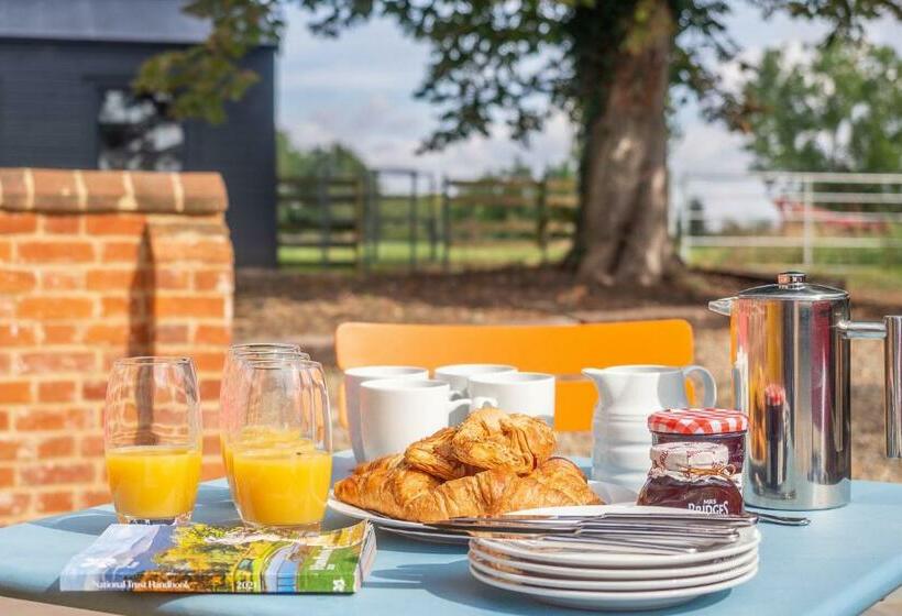 Luxurious Rural Retreat Holt Coach House