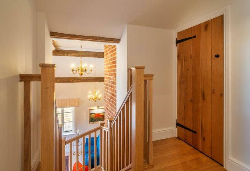 Luxurious Rural Retreat Holt Coach House