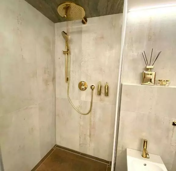 Luxury Queen V Apartment With Jacuzzi