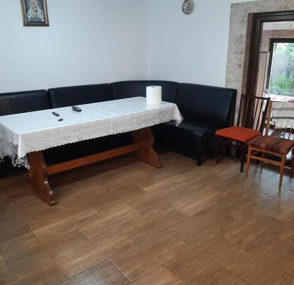 بنسيون Casa Cora