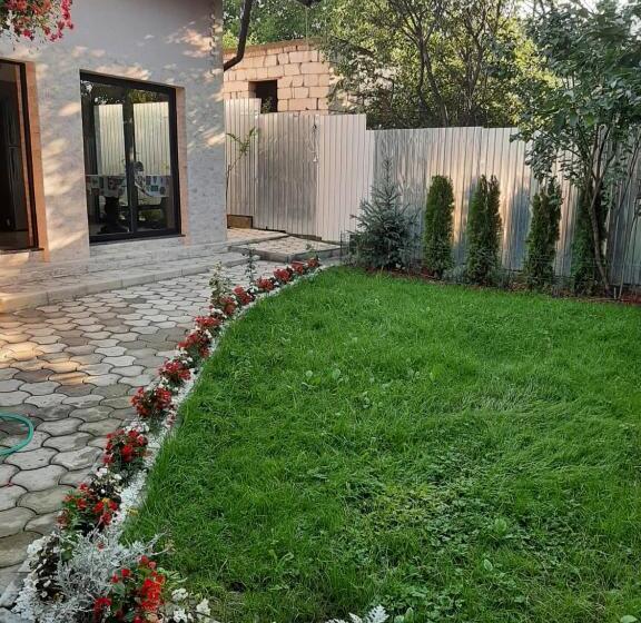 بنسيون Casa Cora