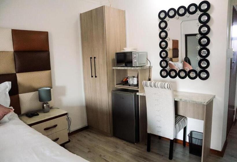 פנסיון Pumelela Guest House