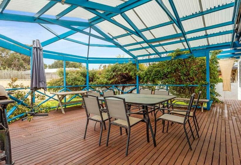 The Long House  Pet Friendly