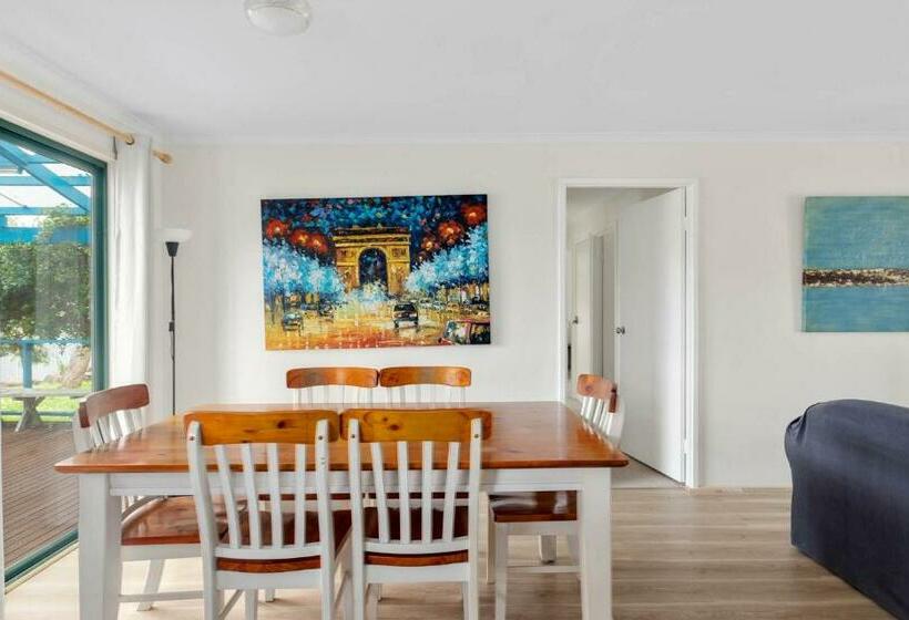 The Long House  Pet Friendly