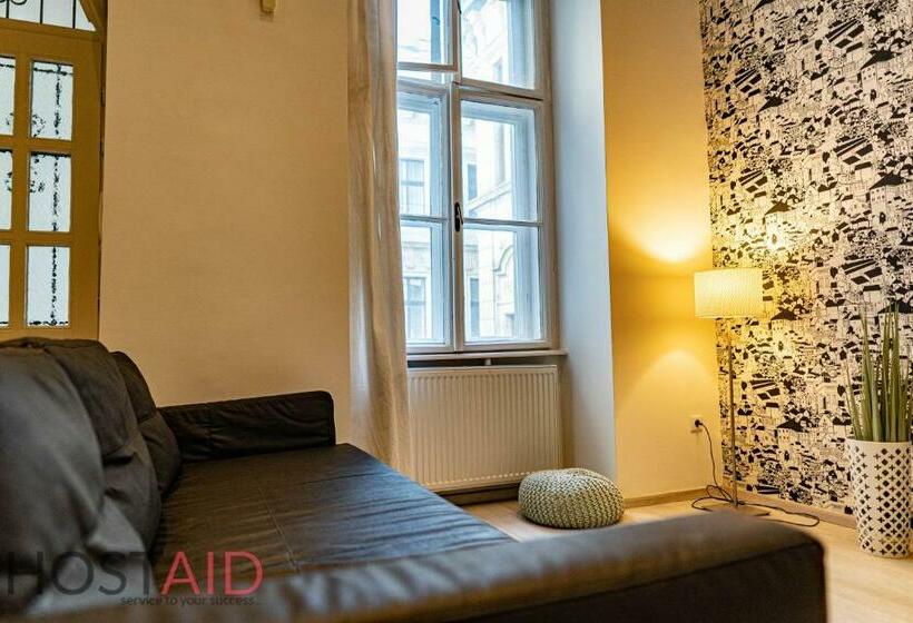 A5 Apartment   Budapest   Hostaid