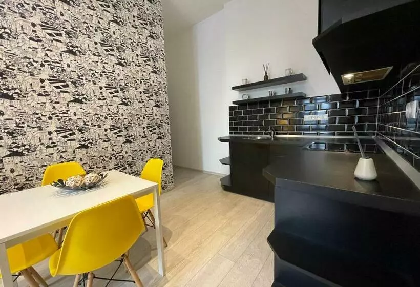 A5 Apartment   Budapest   Hostaid