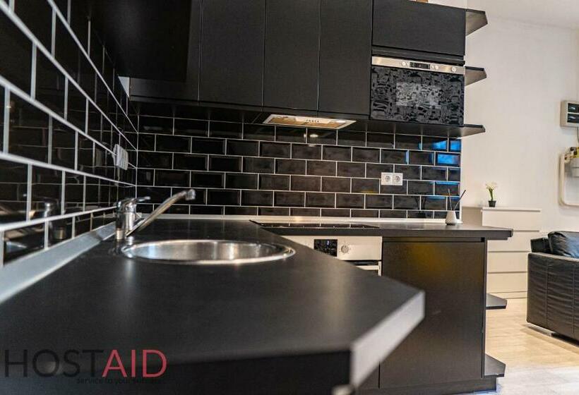 A5 Apartment   Budapest   Hostaid