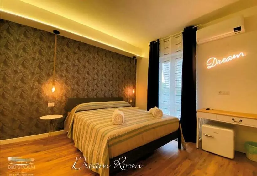 B&b Stadium Room & Suite