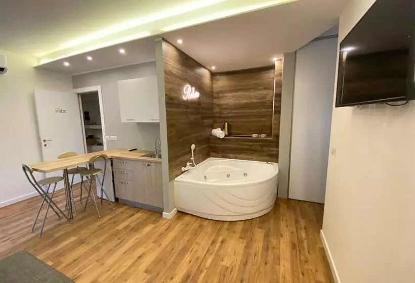 B&b Stadium Room & Suite