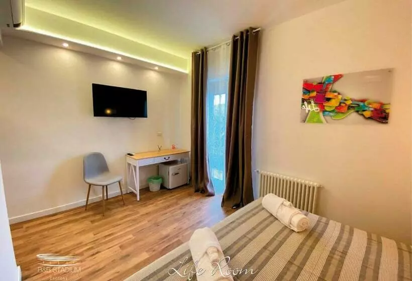 B&b Stadium Room & Suite