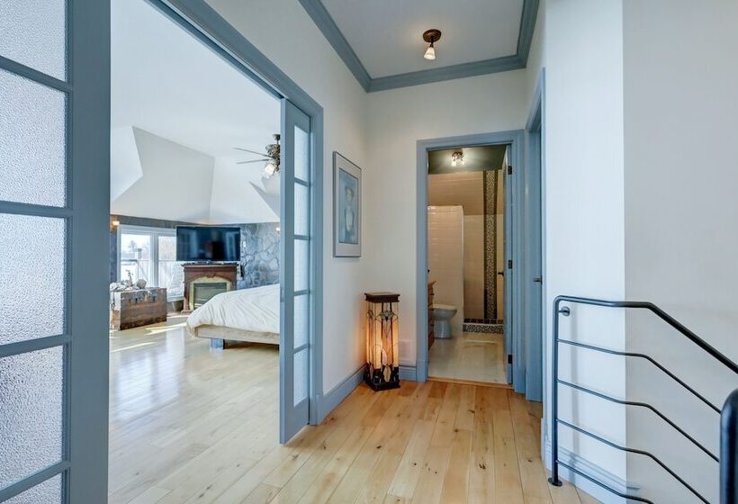 Chalet Chaleureux Sur Le Bord De Leau Naviguable