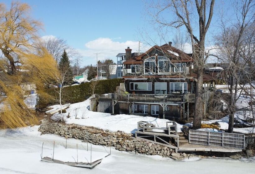 Chalet Chaleureux Sur Le Bord De Leau Naviguable