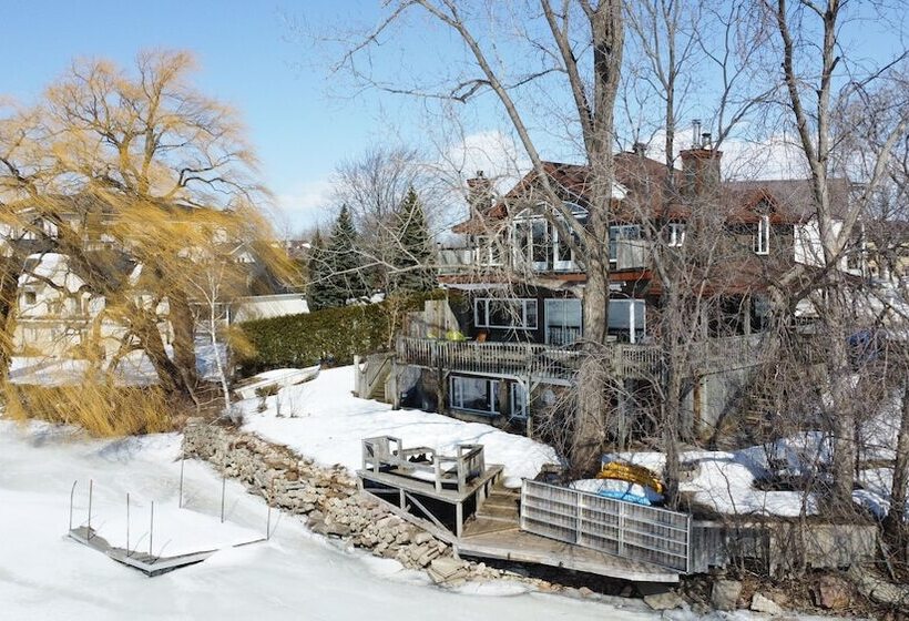 Chalet Chaleureux Sur Le Bord De Leau Naviguable