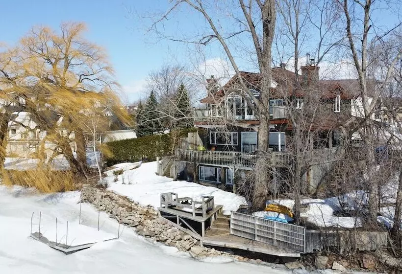 Chalet Chaleureux Sur Le Bord De Leau Naviguable