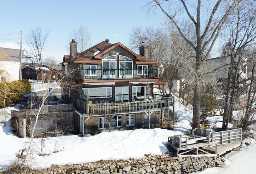 Chalet Chaleureux Sur Le Bord De Leau Naviguable