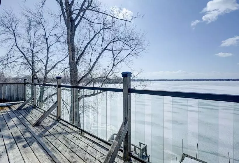 Chalet Chaleureux Sur Le Bord De Leau Naviguable