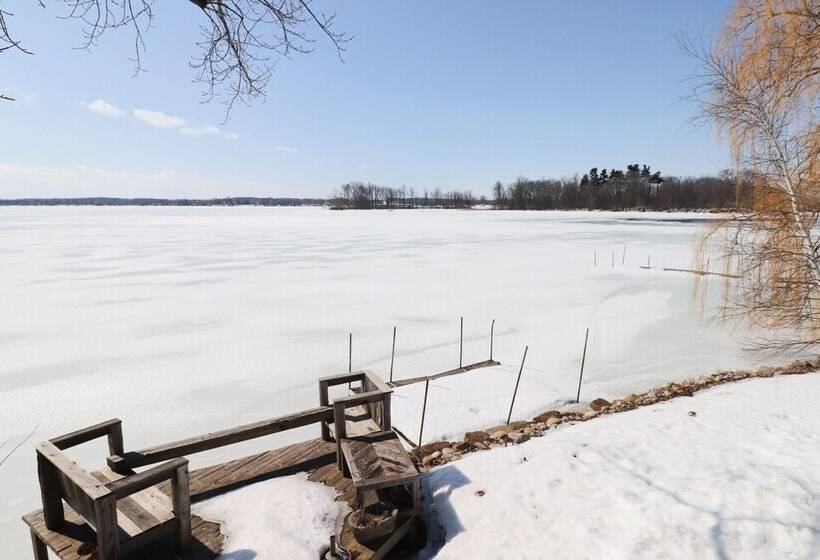 Chalet Chaleureux Sur Le Bord De Leau Naviguable