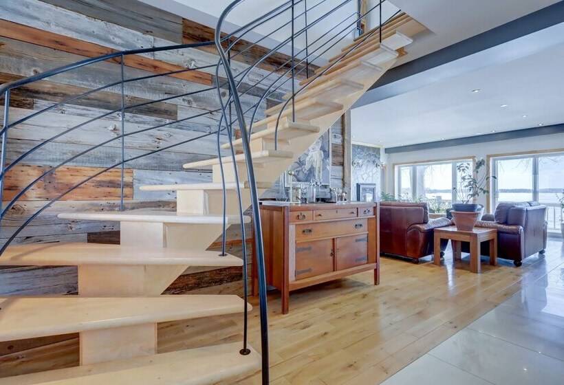 Chalet Chaleureux Sur Le Bord De Leau Naviguable