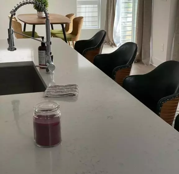 Entire Home Close To Boa Stadium & City