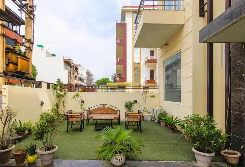 Fabhotel Gazelle Inn