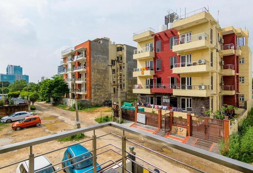 Fabhotel Gazelle Inn