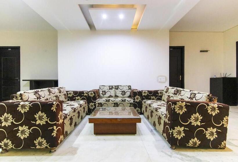 Fabhotel Gazelle Inn