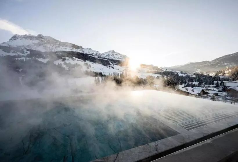 ホテル Badia Hill