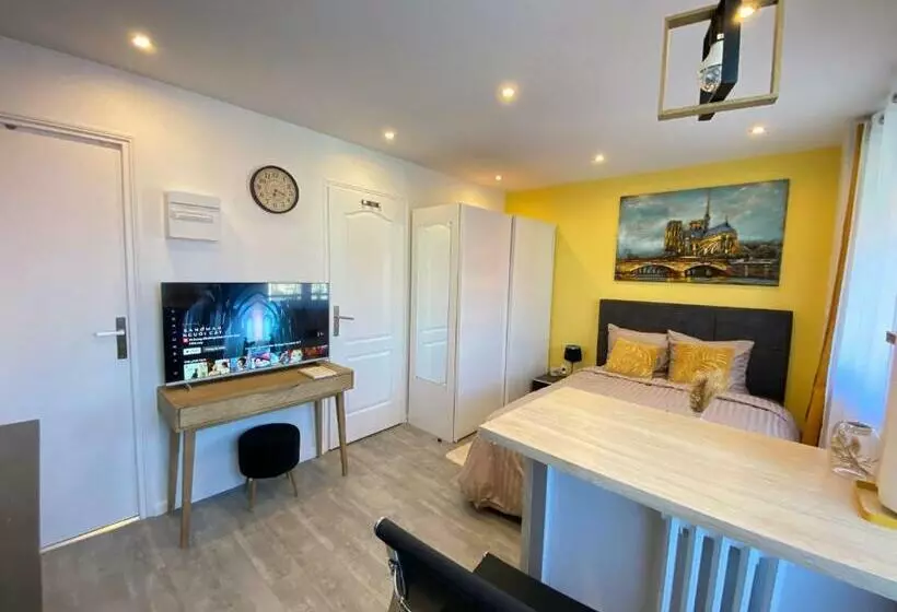 Majatalo Paris Homestay Of Happyness