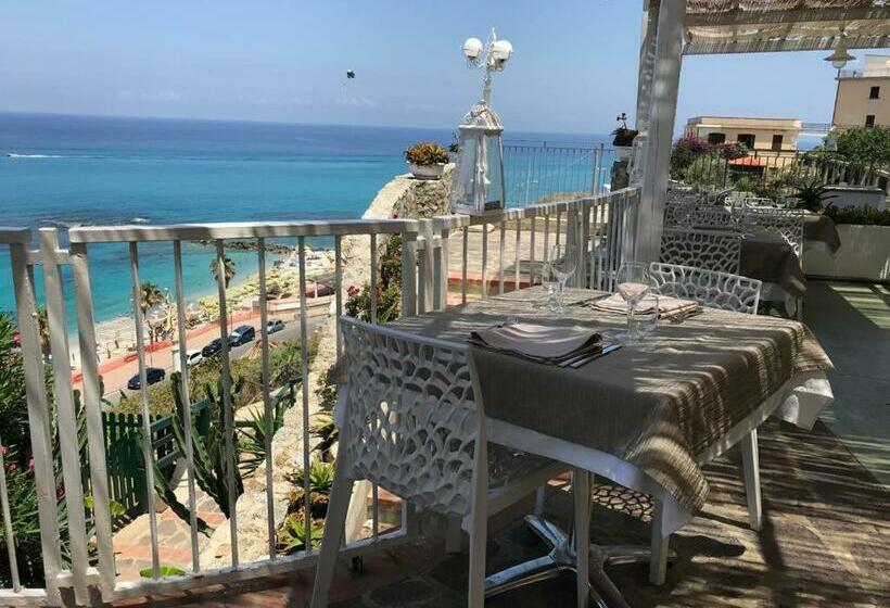 ベッドアンドブレックファースト Rooms & Pool