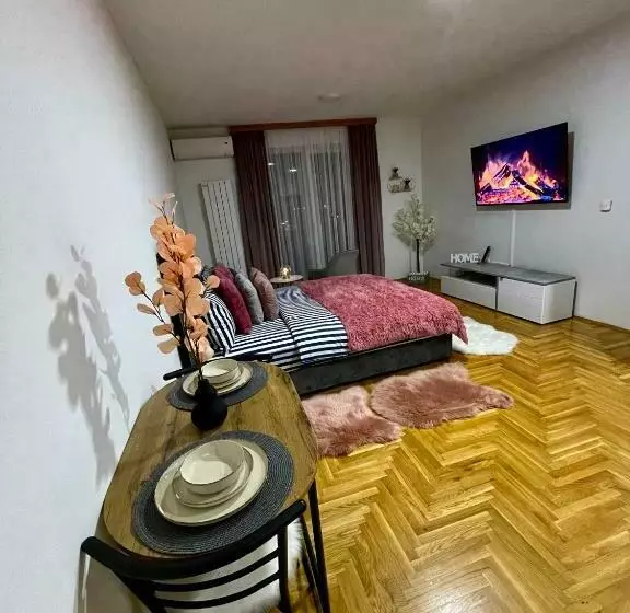 Farola Apartment