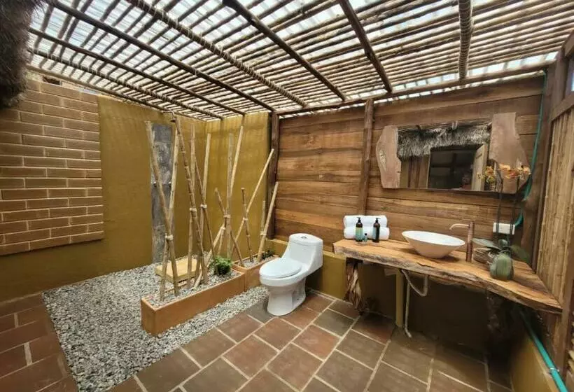 هتل Cariguá