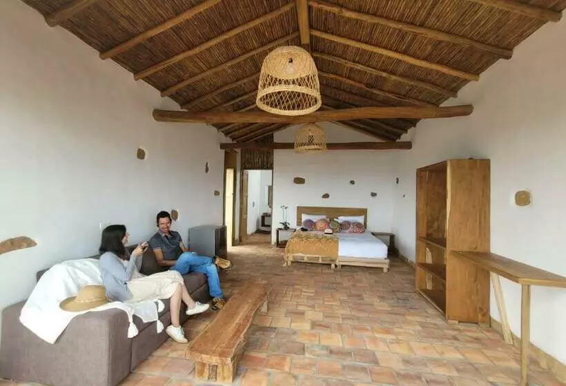 هتل Cariguá
