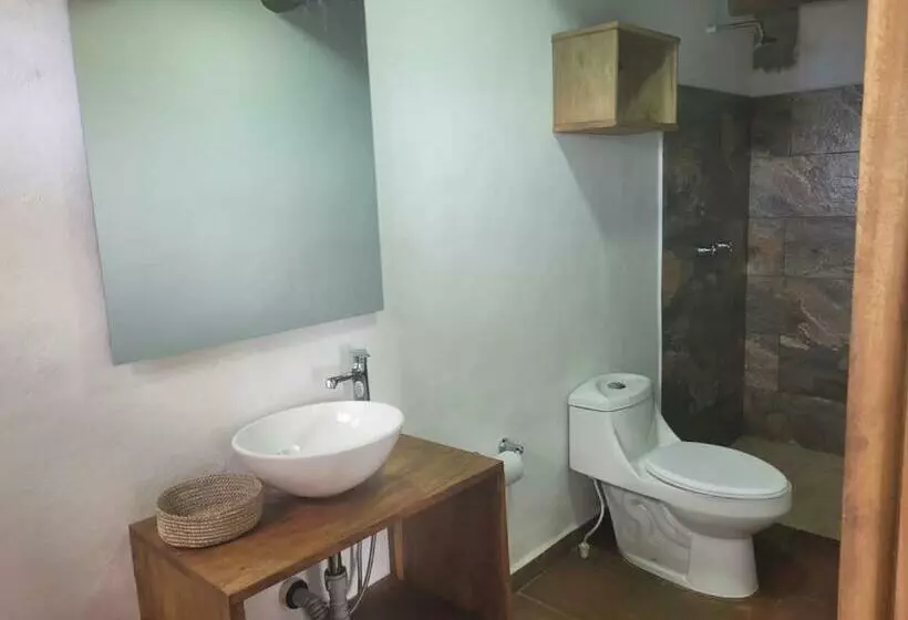 هتل Cariguá