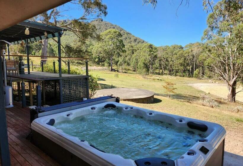 Отель Redgate Homestead