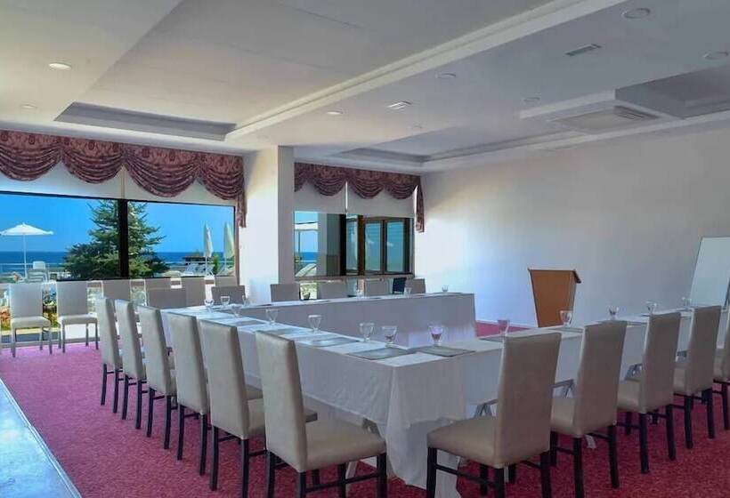 ホテル Westport Istanbul Resort & Spa