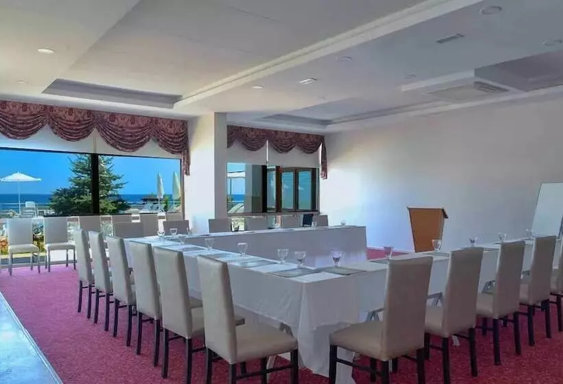 Hotelli Westport Istanbul Resort & Spa