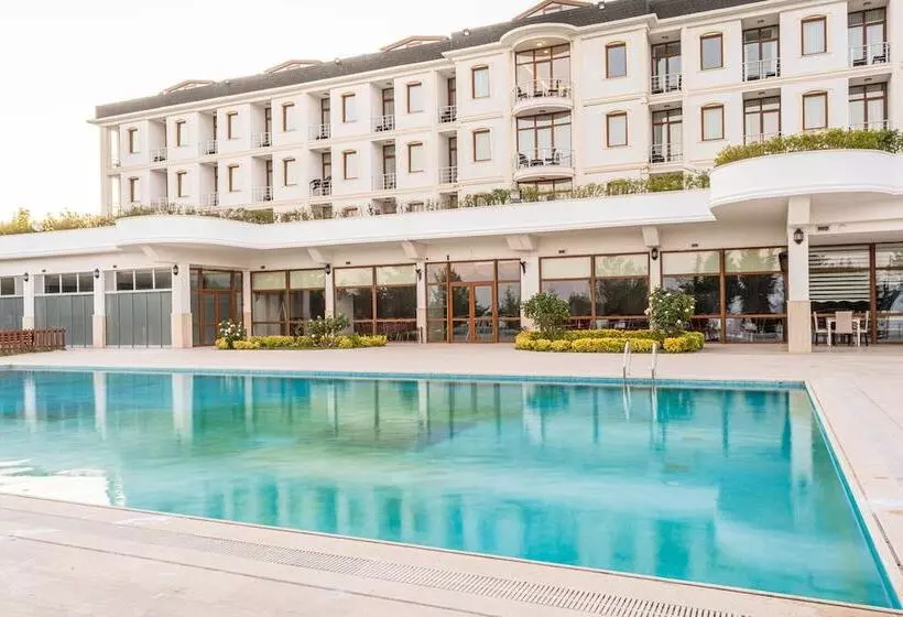 Hotelli Westport Istanbul Resort & Spa