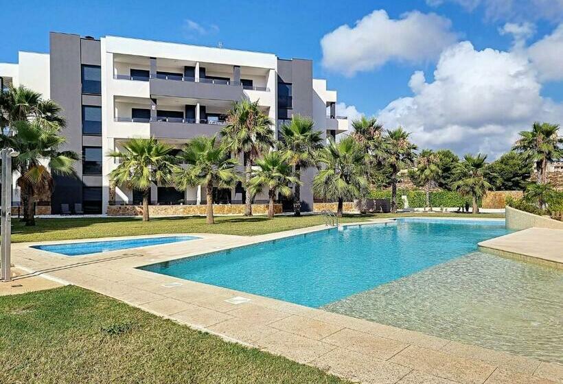 Modern Ground Floor Apartment D8 223