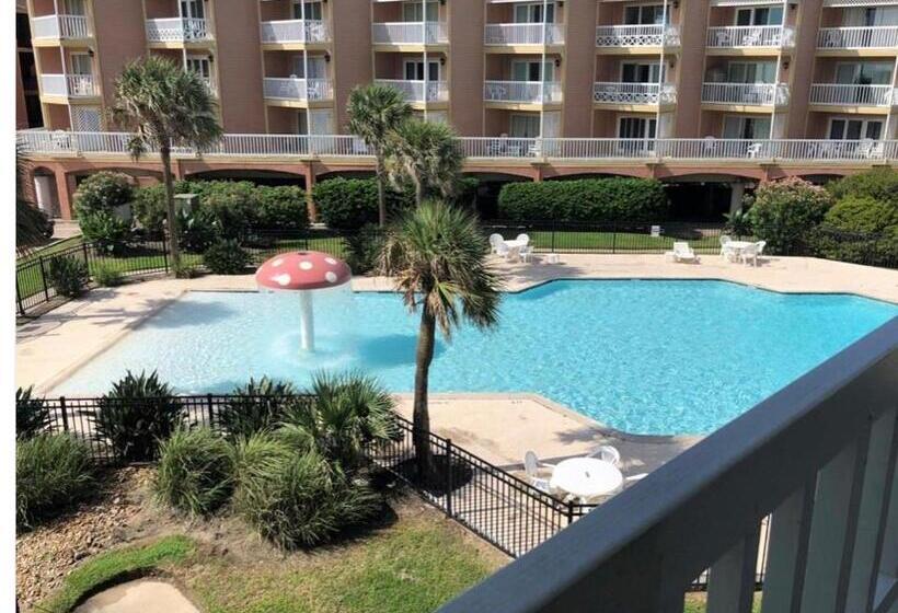 Ocean Waves Oceanfront Top Floor Condow/balcony