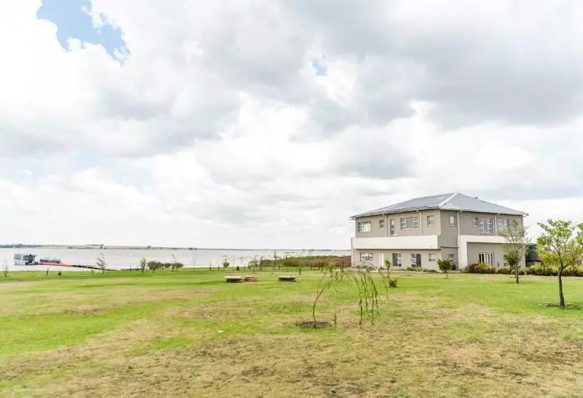 Majatalo 36 Emanzini Villa