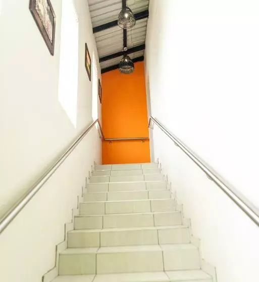 Majatalo 36 Emanzini Villa