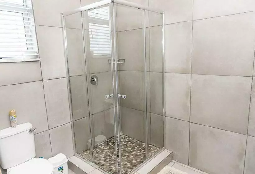 Majatalo 36 Emanzini Villa