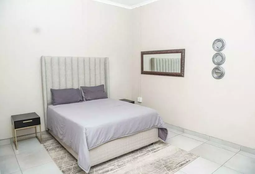 Majatalo 36 Emanzini Villa