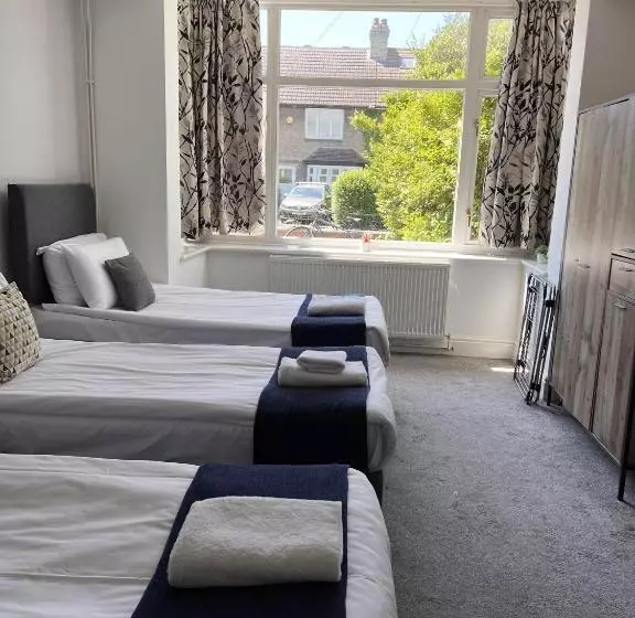 پانسیون North Cambridge Guesthouse By Payman Club