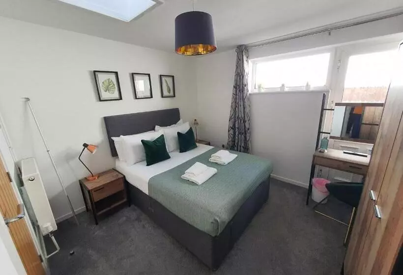 پانسیون North Cambridge Guesthouse By Payman Club