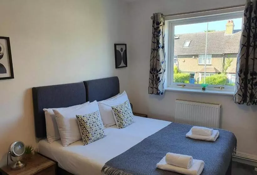 پانسیون North Cambridge Guesthouse By Payman Club